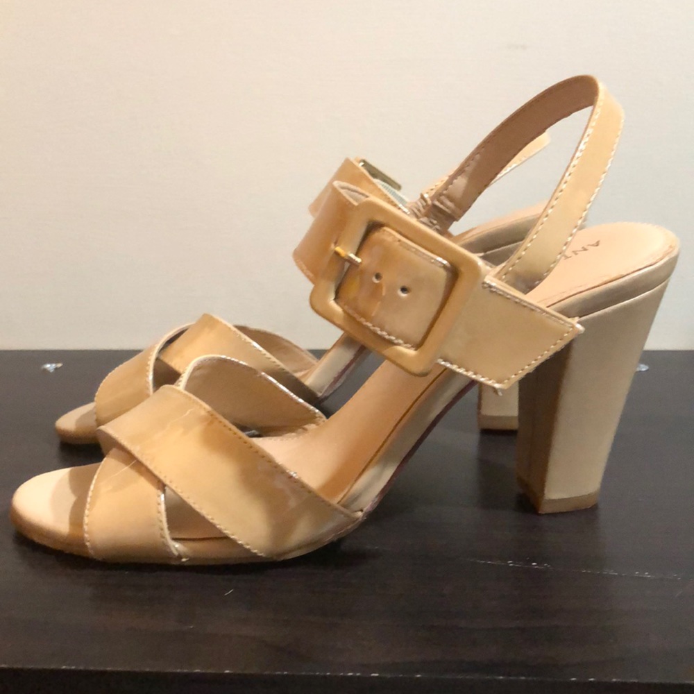 USED Antonio Melani “VELMA” nude heels